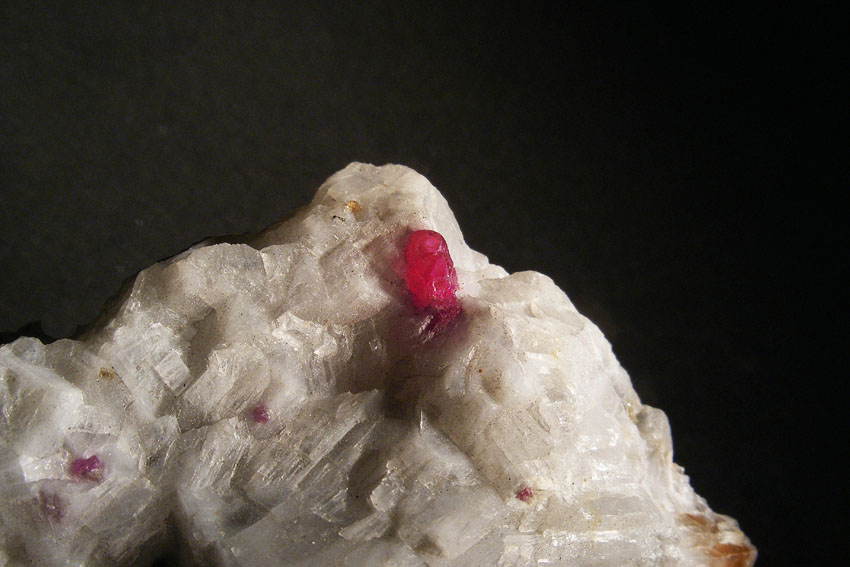 Cristallo naturale di Rubino indiano