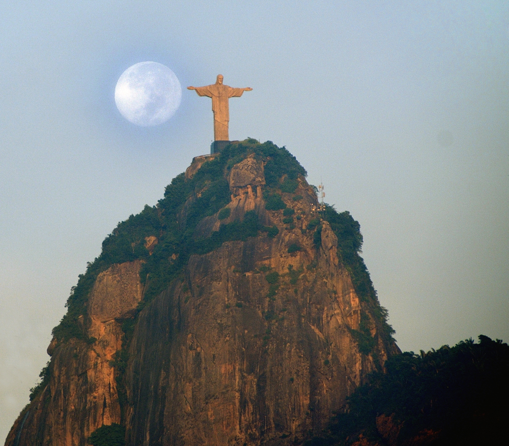 "Cristo Redentor" Monument and the Full Moon