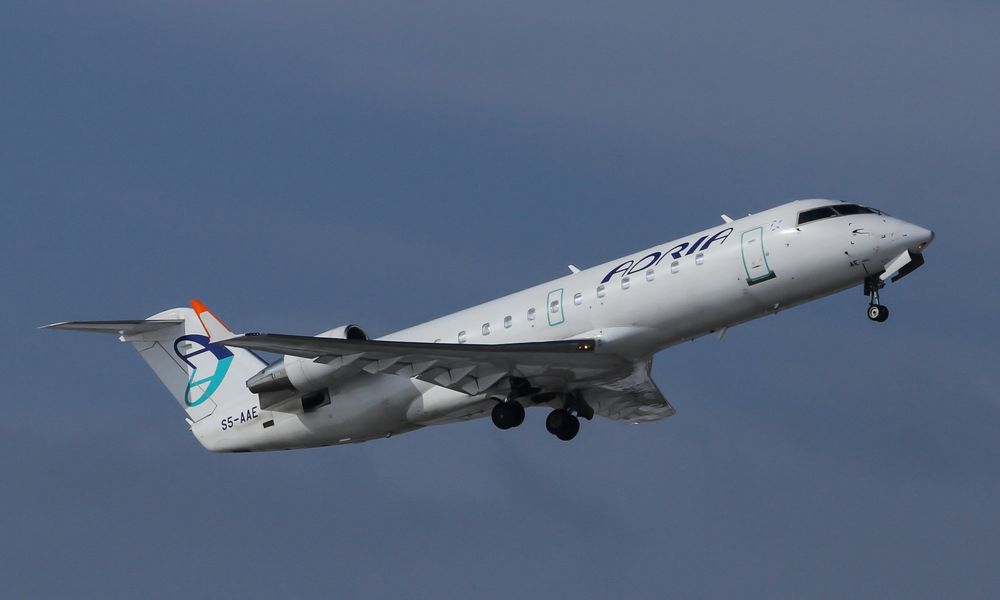 CRJ200LR