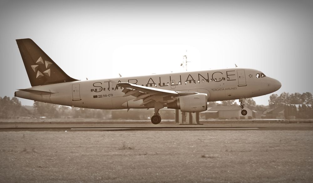 Croatia Airlines ( Star Alliance Livery )