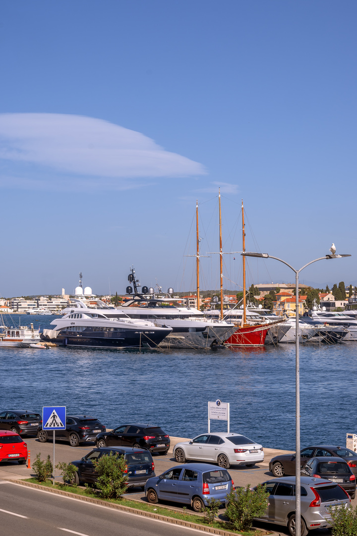 CROATIA : HARBOUR OF ZADAR 