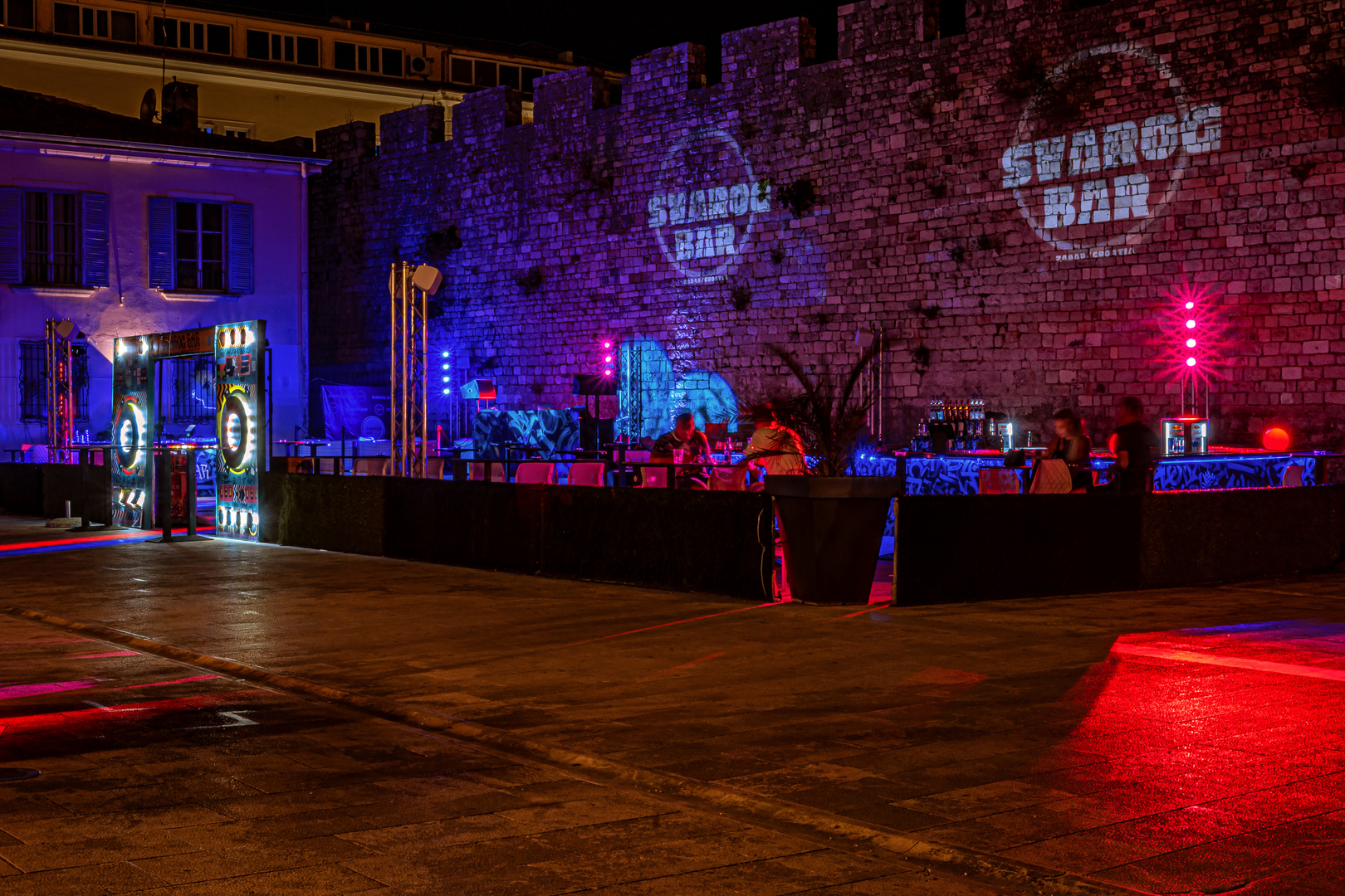 CROATIA : ZADAR - NIGHTLIFE - SVAROG BAR