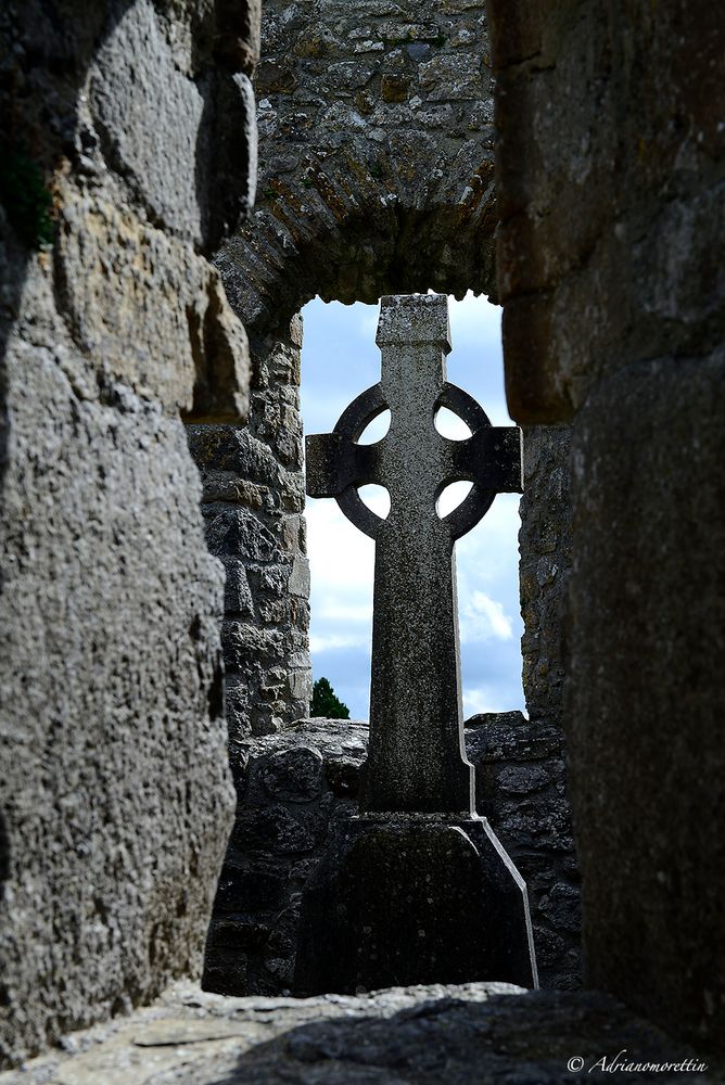 Croce celtica a Clonmacnoise Foto Immagini foto esterne, paesaggi