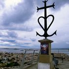 Croix camarguaise à N D de la Garde.