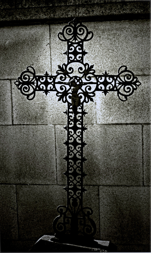 Croix de dentelle