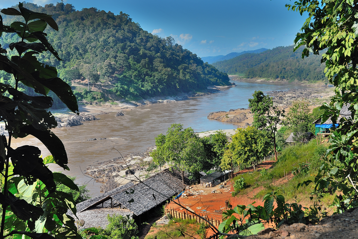 Cross flow Salween river