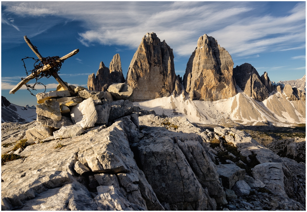 Cross in front of the Tre Cime di Lavaredo