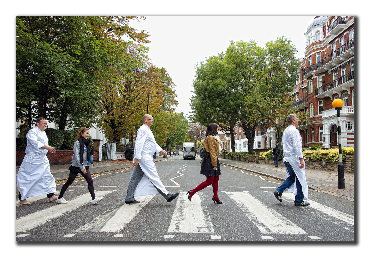 Crossing Abbey Road III, 2 +4