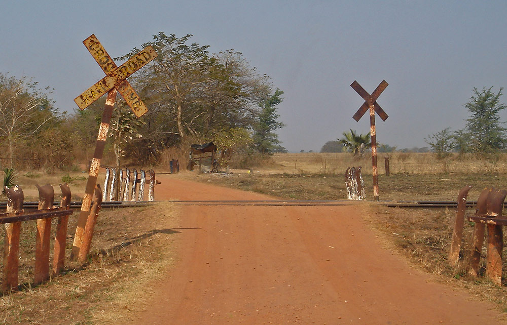 Crossing Railroad Foto & Bild africa, southern africa, zimbabwe