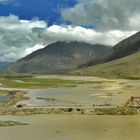 Crossing the Yarlung Tsangpo river