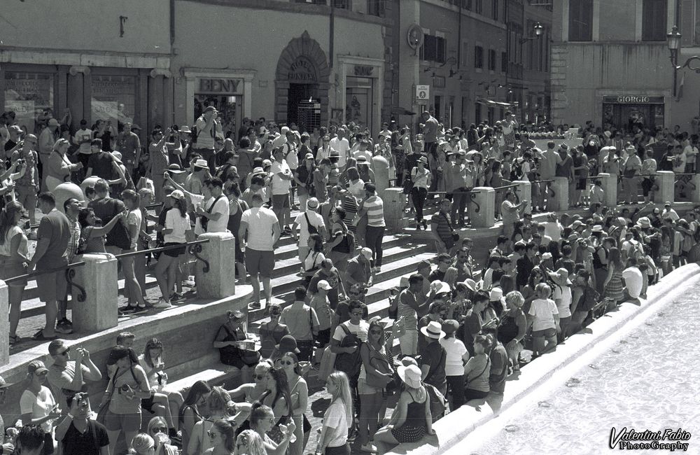 Crowd, Trevi's Fountain, Rome, July 2017