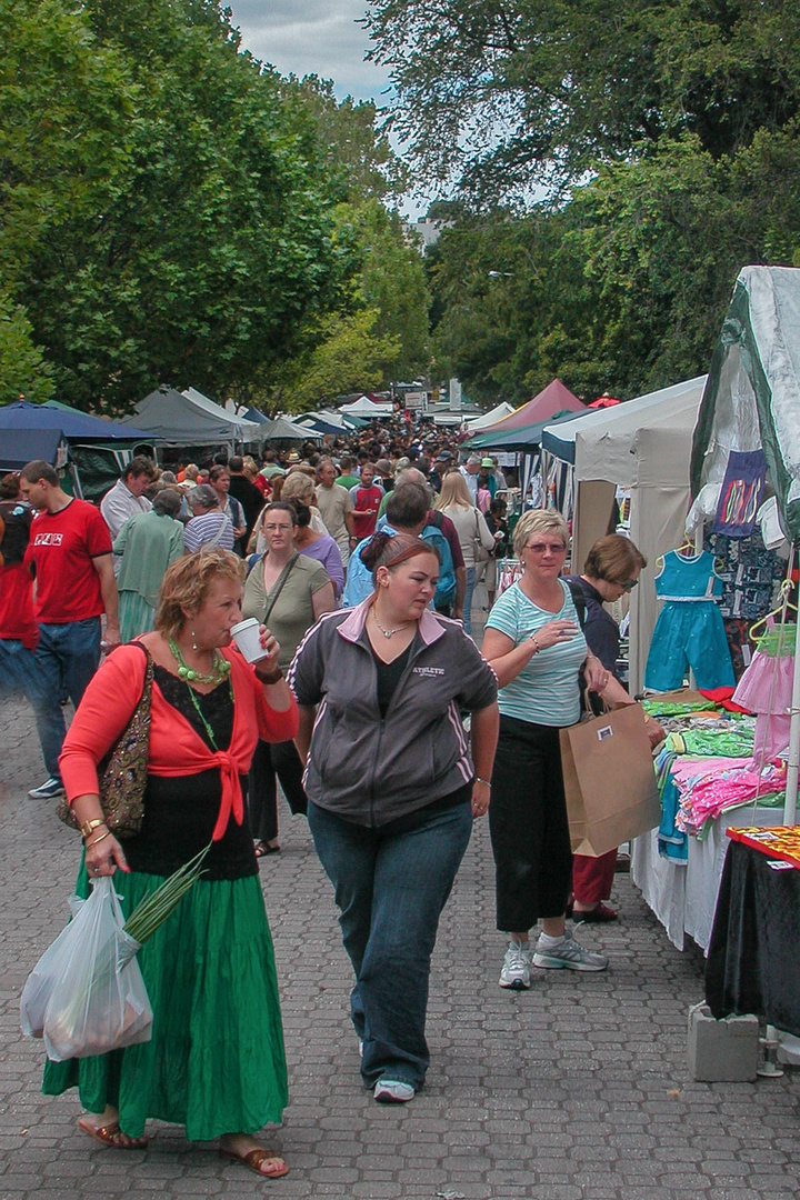 Crowded visitor line at the Salamanca Market