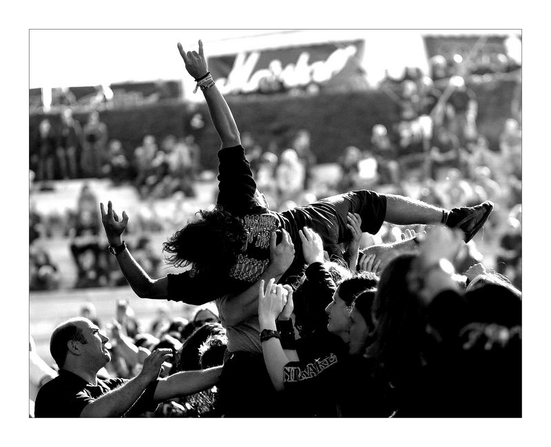 CROWDSURFING......