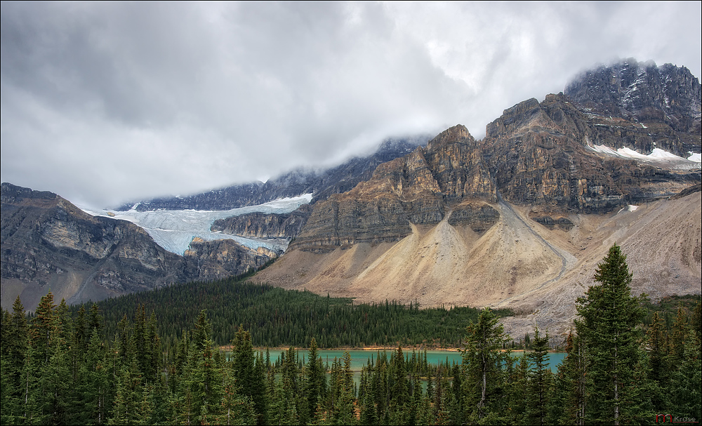 Crowfoot Glacier .....