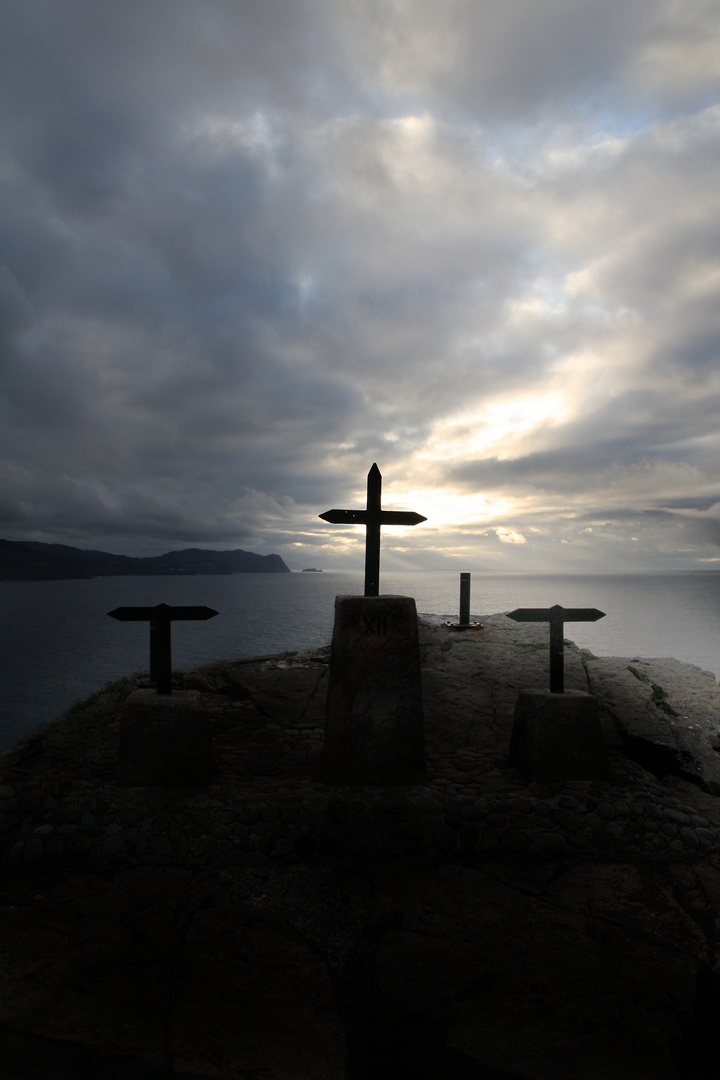 Cruces en el ocaso