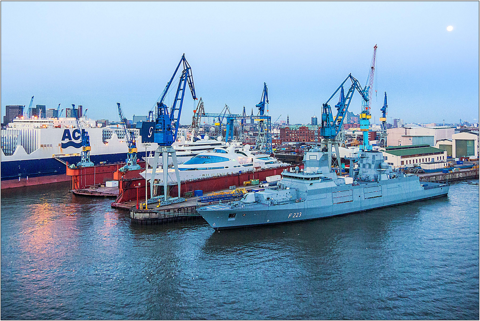 Cruise Center Steinwerder ... Blick vom Schiff