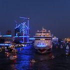 Cruise Days Hamburg 2012 - Die "Aida Mar" und dahinter die "Deutschland"