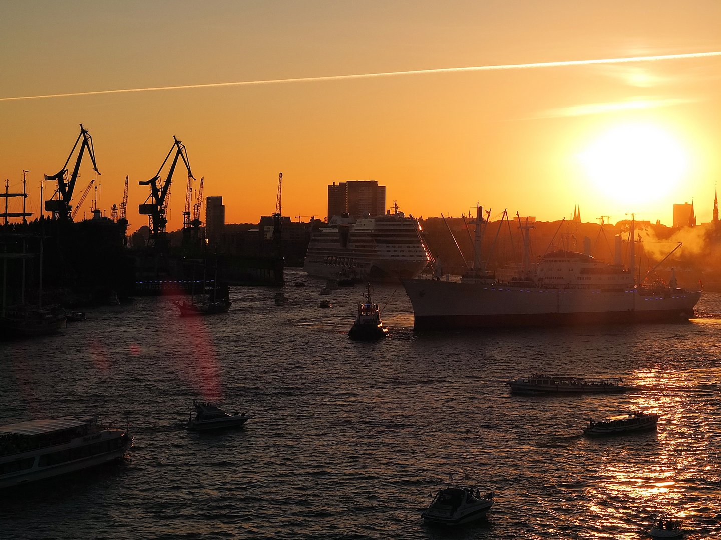 Cruise Days Hamburg 2012 - Sonnenuntergang