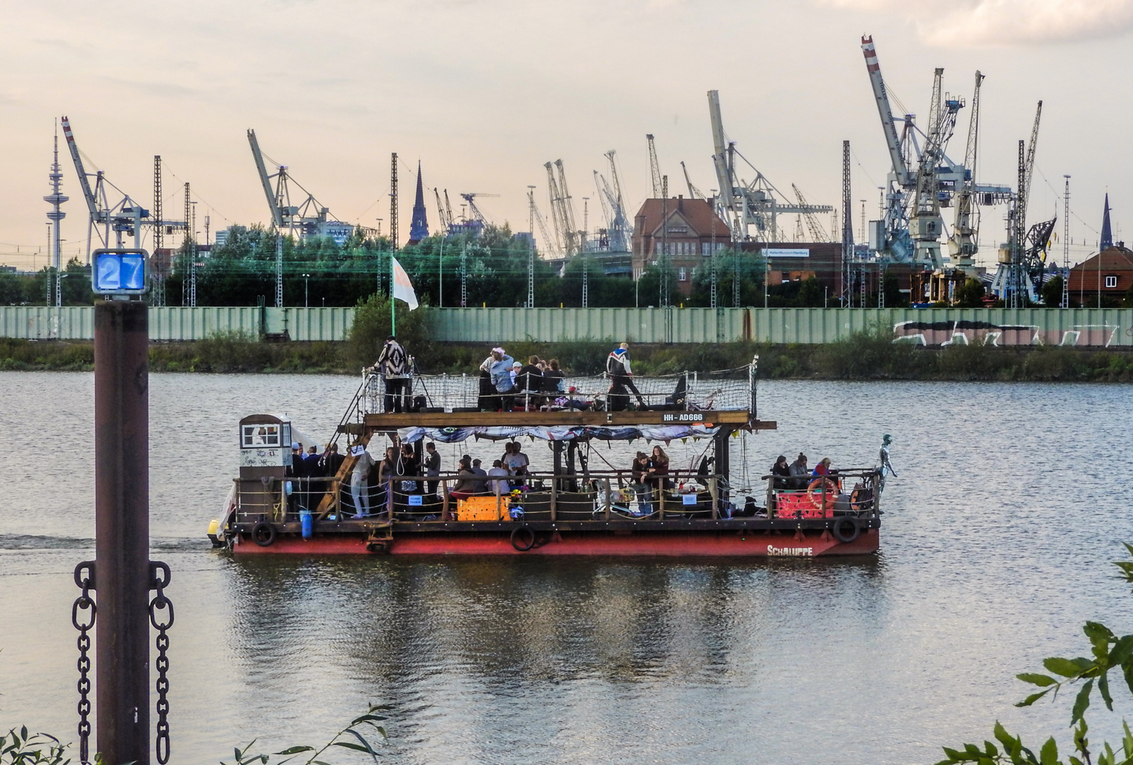 Cruise Days Hamburg, AIDA-Schmalspur