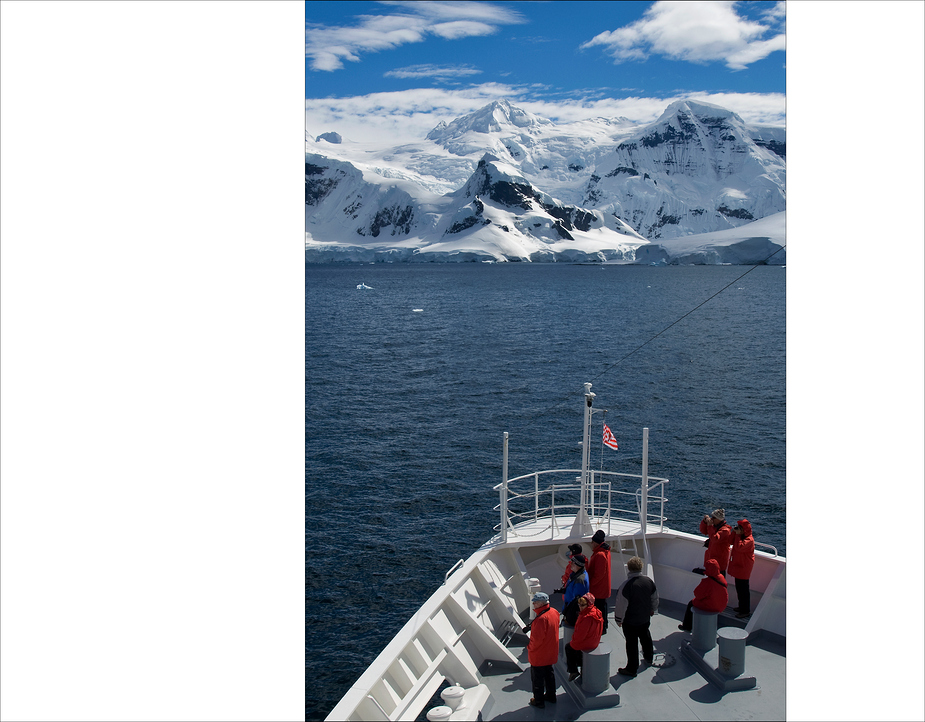 [ Cruising Neumayer Channel ]