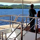 Cruising the Gordon River, Tasmania .