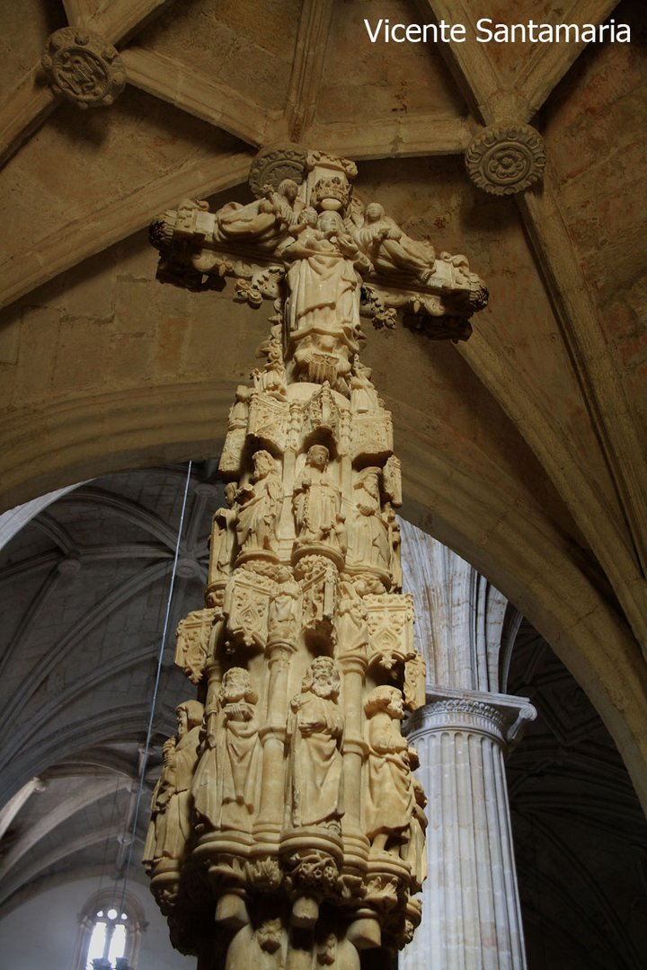 CRUZ DE ALABASTRO IGLESIA DE SAN CLEMENTE