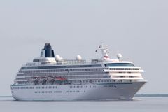 "CRYSTAL SYMPHONY"