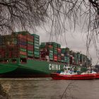 CSCL Globe - Erste Piroutte in Hamburg