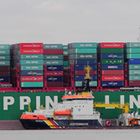 CSCL Indian Ocean auf der Elbe