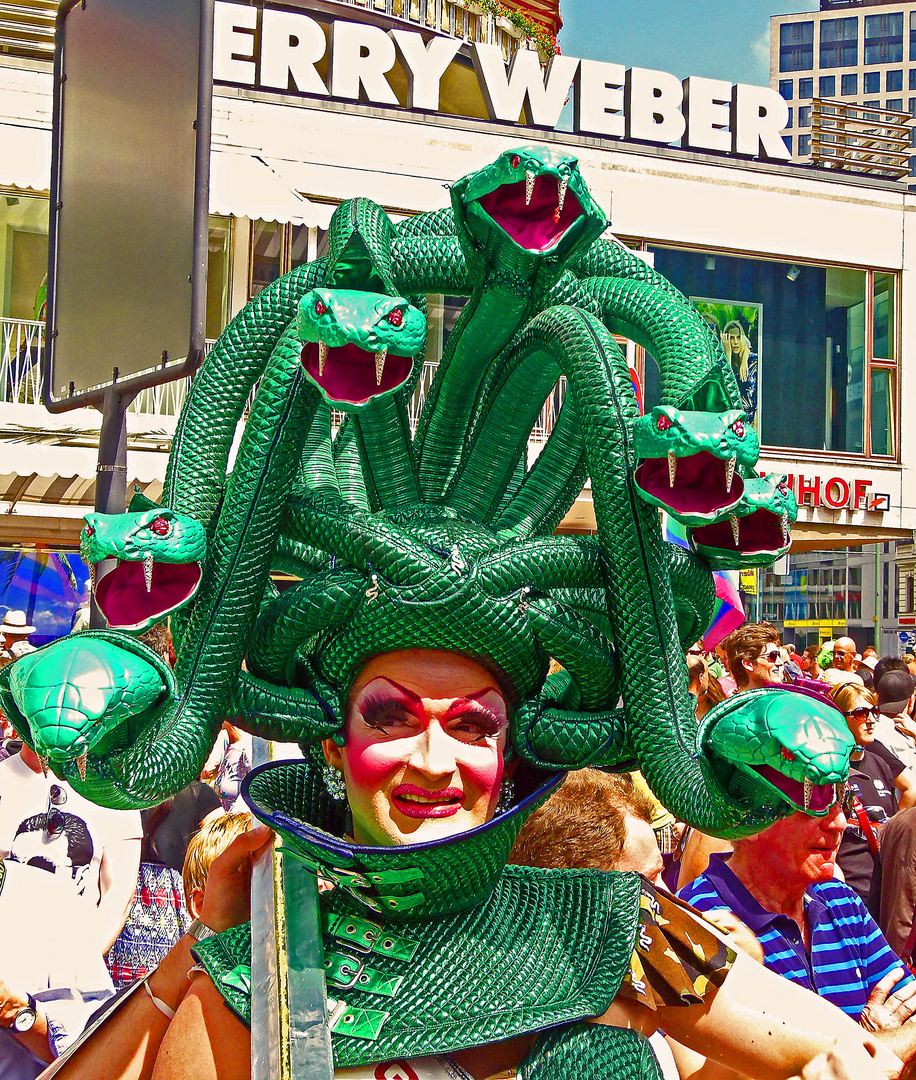 CSD 2013. Neues Image für die Schlangen