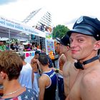 CSD 2015 Berlin - Blick der schwulen Zuschauer auf den SIEMENS-Truck