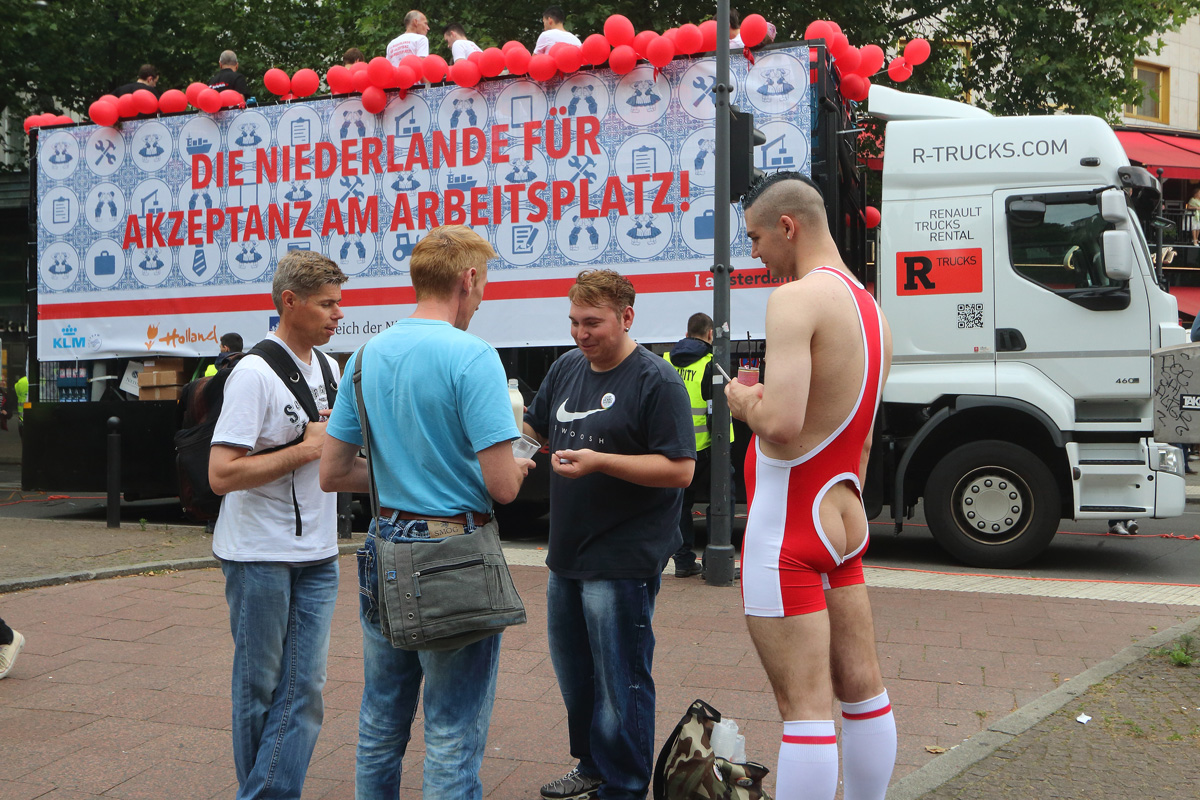 CSD 2015 - Niederlande werben für Gleichberechtigung am Arbeitsplatz