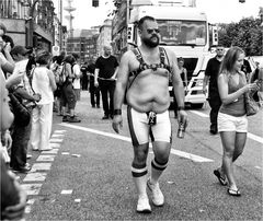 CSD in Hamburg...is doch egal, solange er sich wohlfühlt...;-)