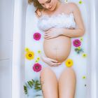 Cthi Babybauch Schwangerschaftsshooting in der Badewanne