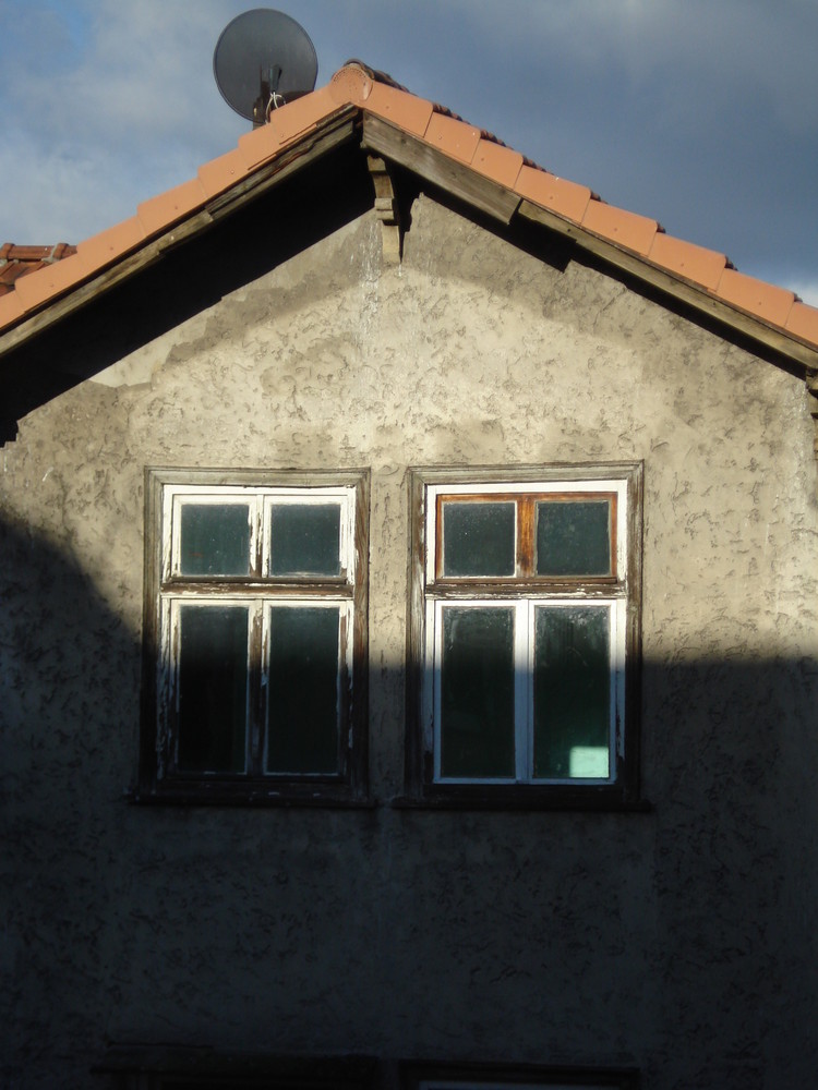 Cuadro de luz en la ventana de enfrente....