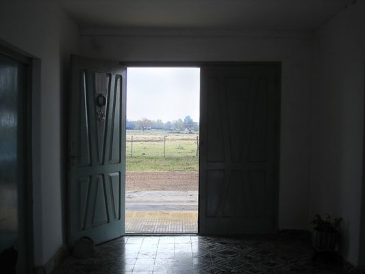 CUANDO LA PUERTA SE ABRE.