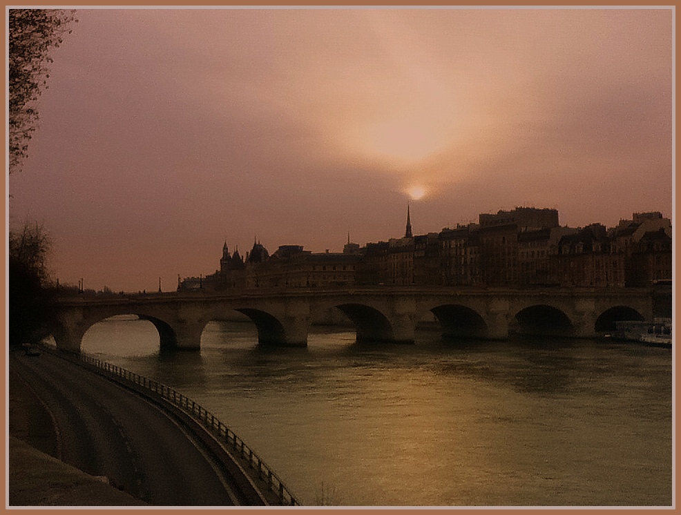 cuando sale el sol en paris