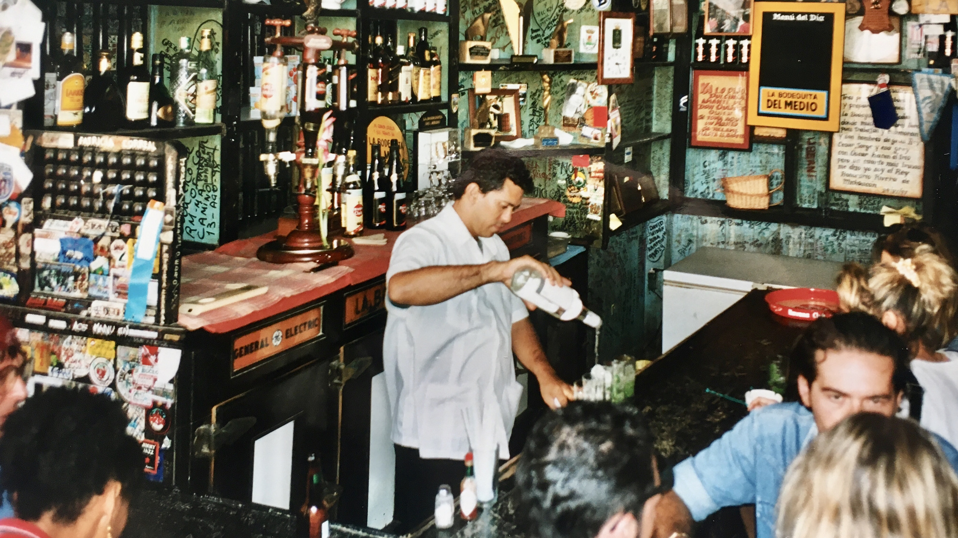 Cuba (2000), La Bodeguita
