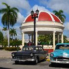 Cuba - Oldtimer am Parque José Marti in Cienfuegos (November 2014)