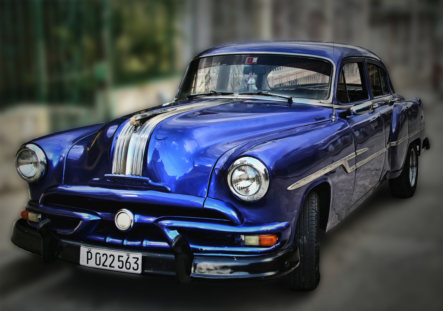 Cuban Cars: Blue Pontiac