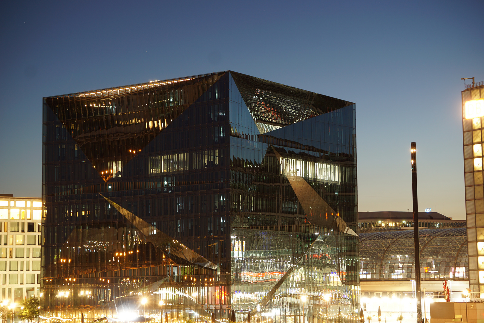 Cube Berlin am Hauptbahnhof Berlin