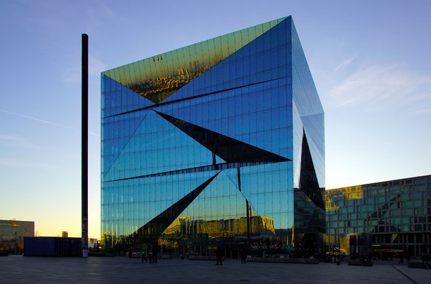 cube im indirekten Abendlicht