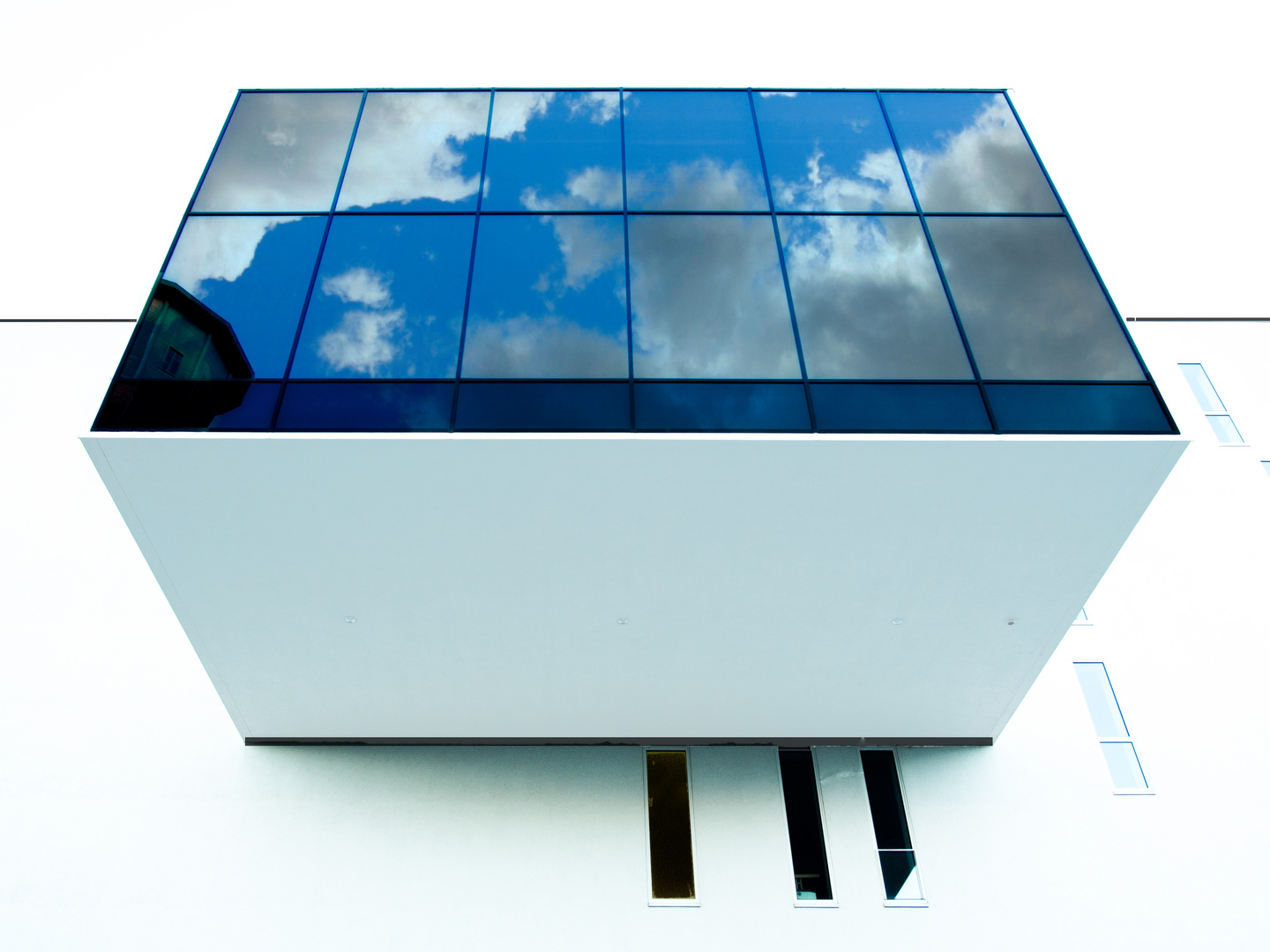 CUBE mit WOLKEN