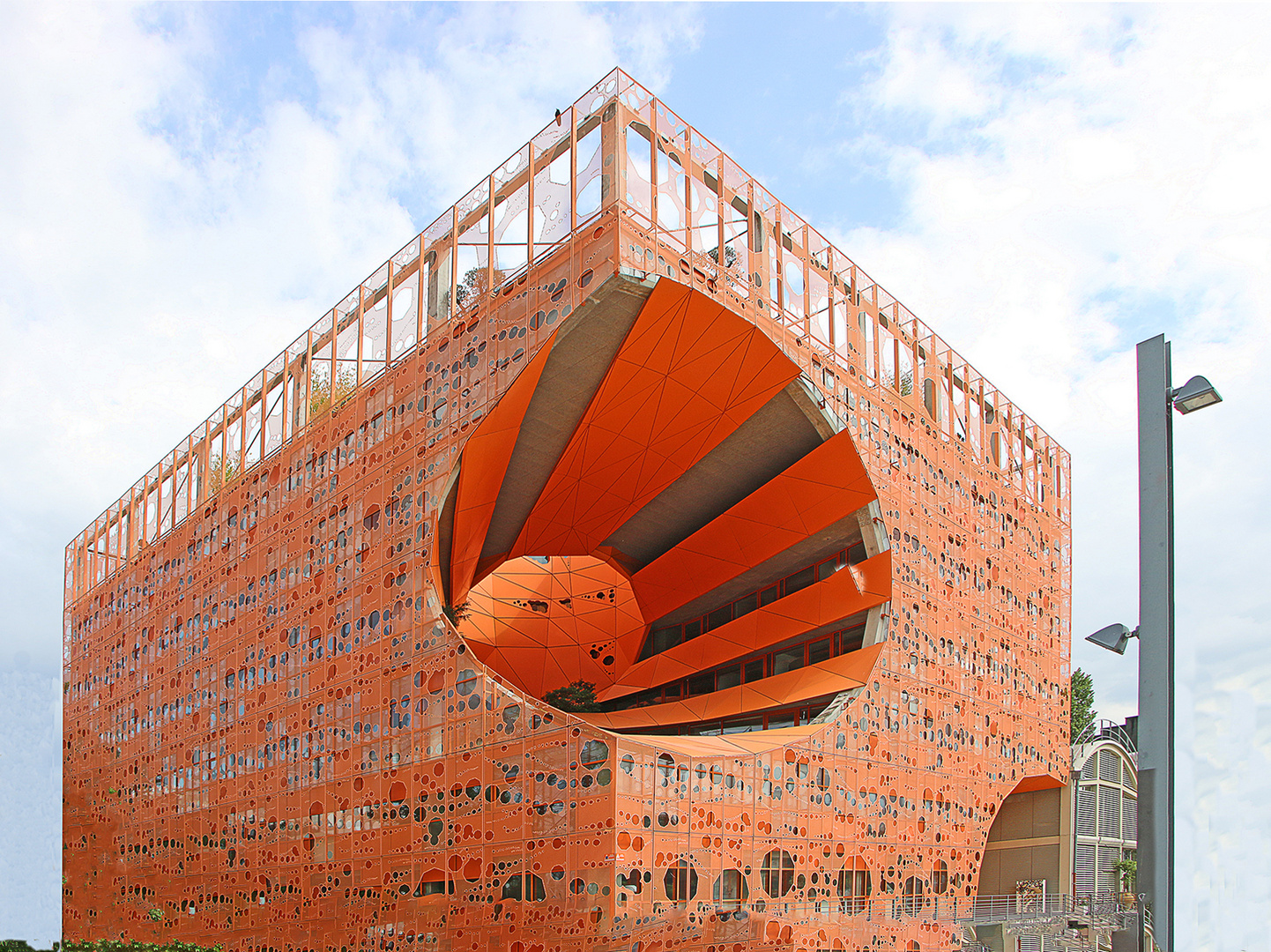 Cube Orange in Lyon