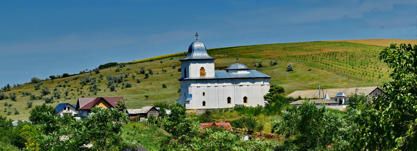 Cucuteni Village, Biserica Schimbarea la Fata, Romania 