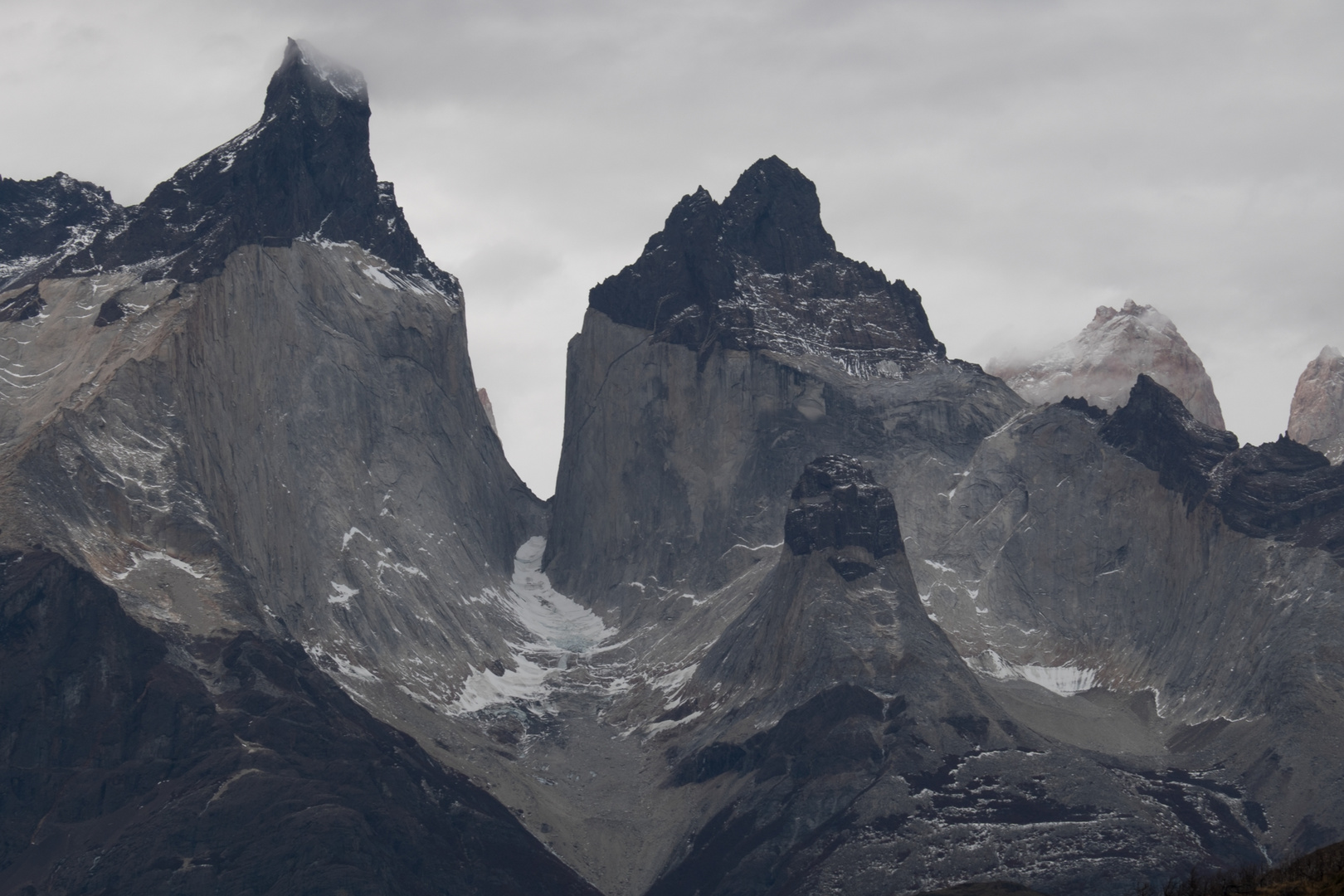 Cuernos Paine b&n