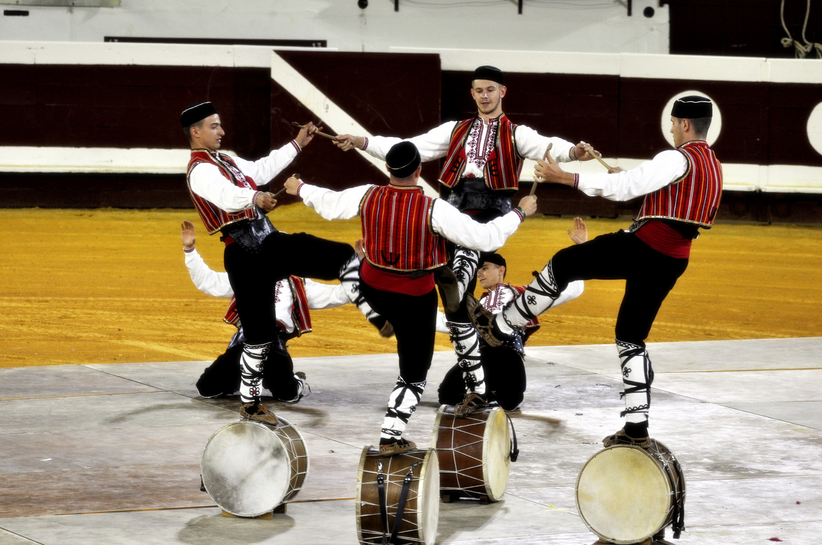 culture danse bulgare aux arènes de dax 