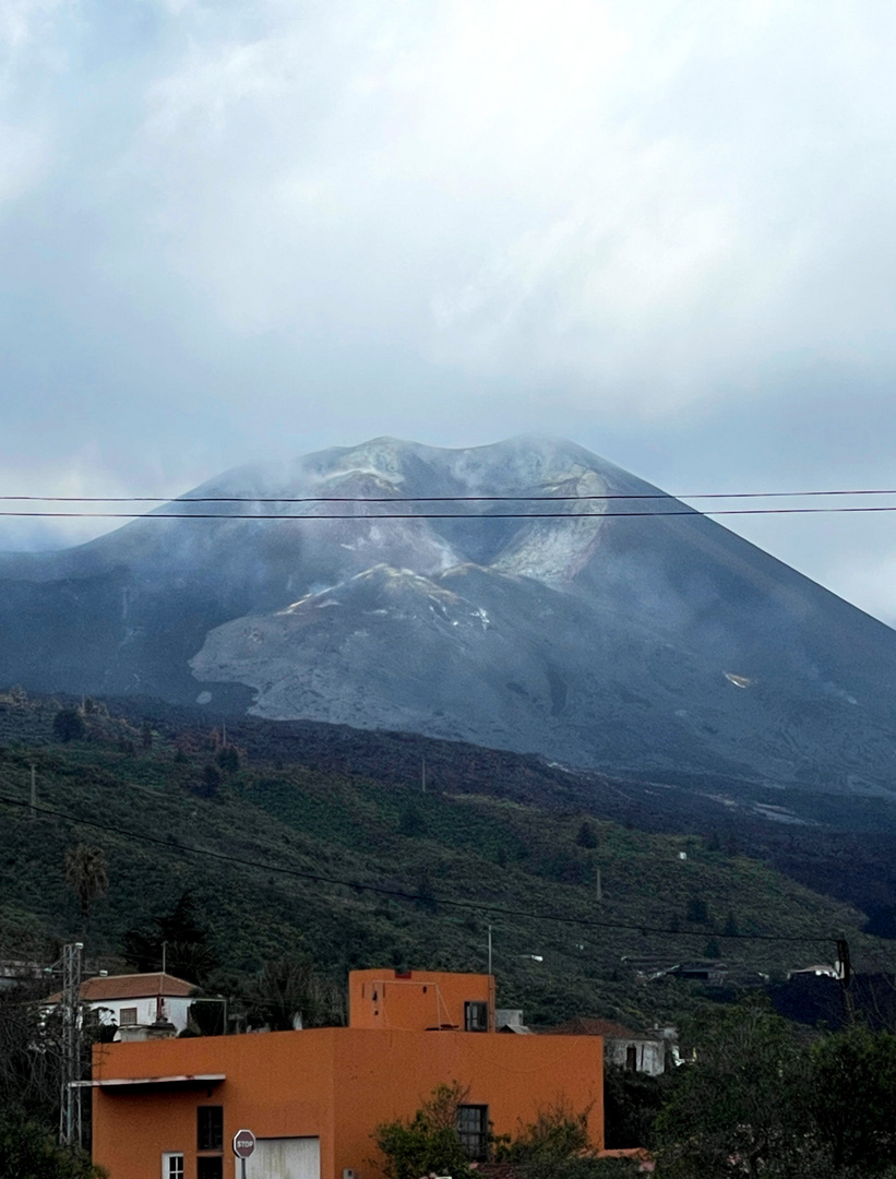 ... Cumbre Vieja ...