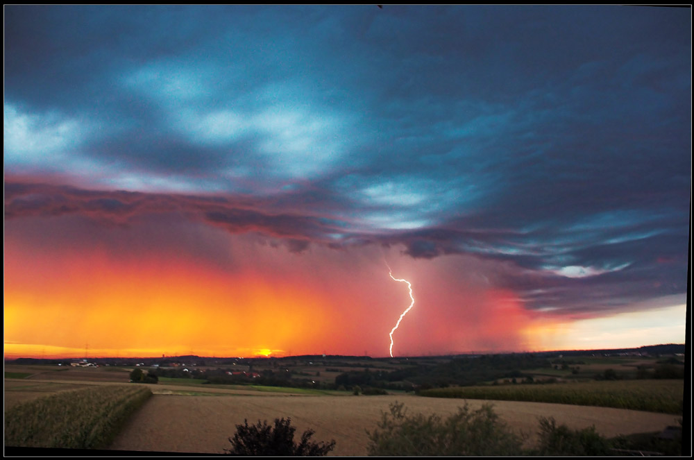 Cumulonimbus arcus