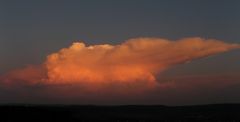 Cumulonimbus Capillatus in seiner majestätischen Form. Aufgenommen von Wartberg, Heilbronn